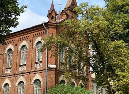 ukraine/sumy/landmark/oleksandrivska-cholovicha-himnaziya