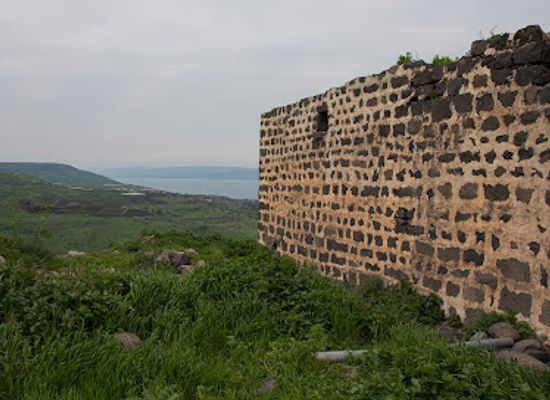israel/golan-heights/landmark/khirbet-kanaf