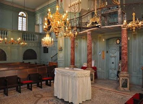 france/provence/landmark/carpentras-synagogue