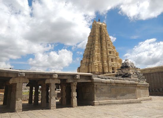 india/hampi/landmark/manmatha-tank