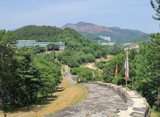 south-korea/yeongnam-region/landmark/miryangeupseong-fortress