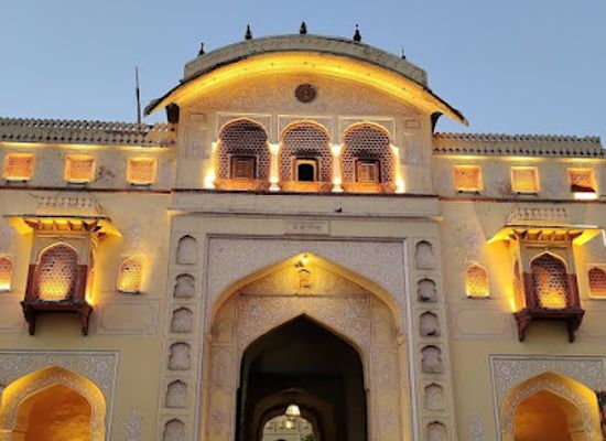 india/jaipur/landmark/tripolia-gate