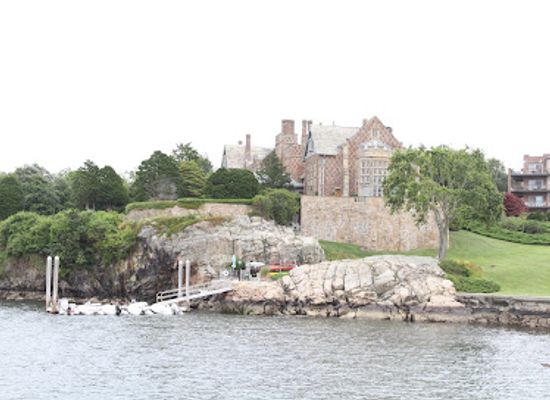 rhode-island/newport-coastline/landmark/bowen-s-wharf