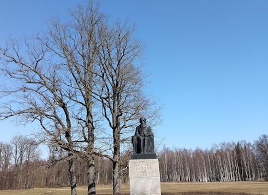 latvia/sigulda/landmark/krisjana-barona-piemineklis