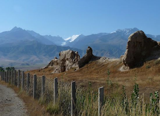 kyrgyzstan/naryn-region/landmark/koshoy-korgon
