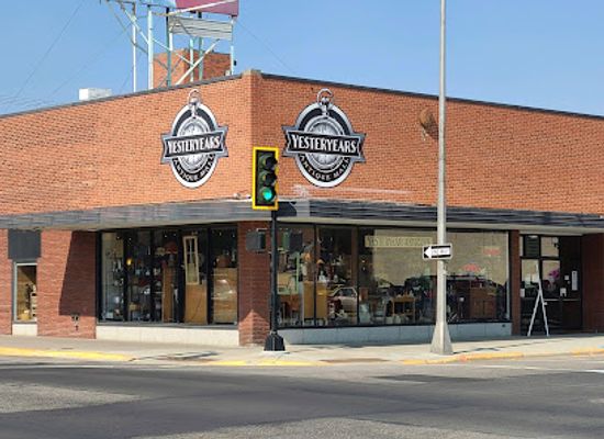 montana/billings/landmark/yesteryears-antique-mall