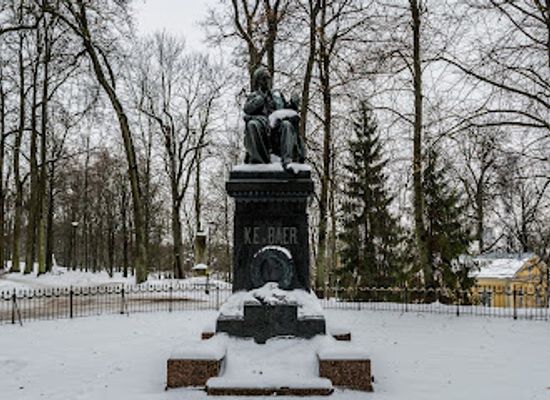 estonia/tartumaa/landmark/karl-ernst-von-baeri-monument