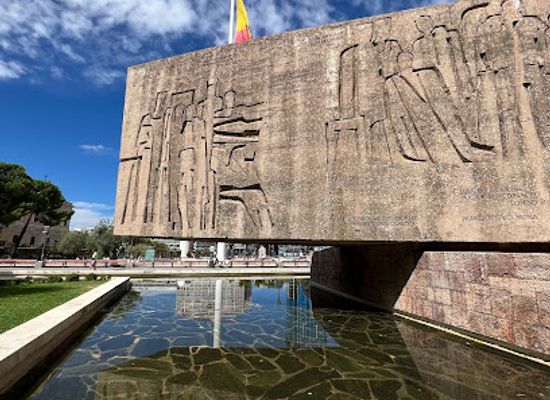 spain/madrid/salamanca/landmark/monumento-a-jorge-juan-y-santacilia