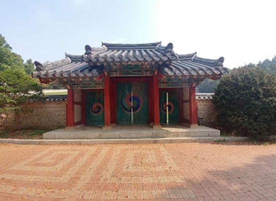 south-korea/jeonju/landmark/jogyeongdan