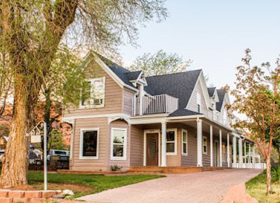 utah/kanab/landmark/grand-circle-lodge