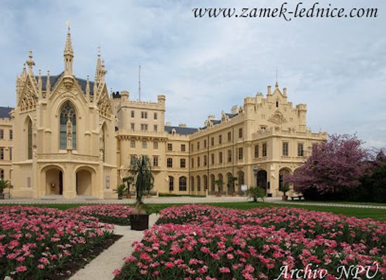 czechia/north-moravia/landmark/castle-lednice