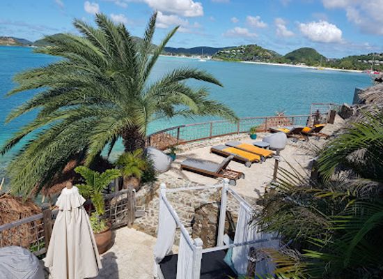 antigua-and-barbuda/darkwood-beach/landmark/sheer-rocks