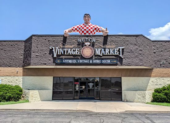 kansas/hutchinson/landmark/generations-of-hutch-vintage-market
