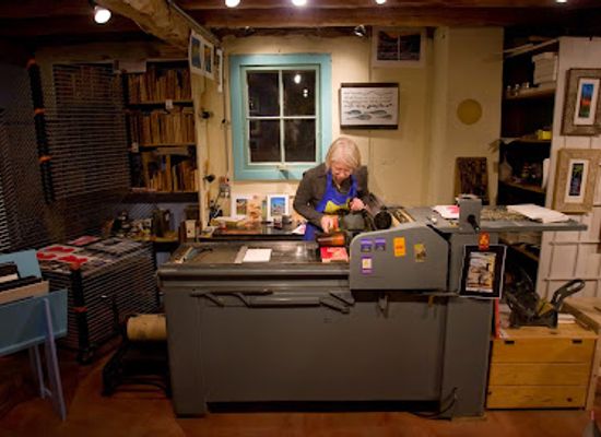 minnesota/grand-marais/landmark/betsy-bowen-gallery