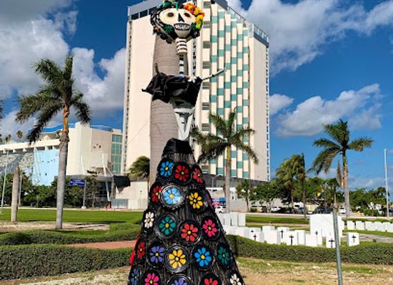 mexico/cancun/downtown-cancun/landmark/malecon-tajamar