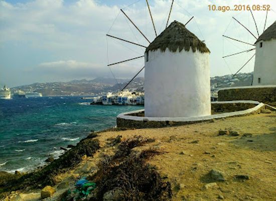 greece/mykonos/agios-ioannis/landmark/windmills-of-mykonos