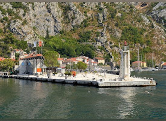 montenegro/kotor-bay/landmark/svjetionik