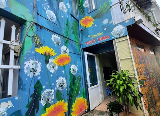 vietnam/da-lat/landmark/doc-nha-lang
