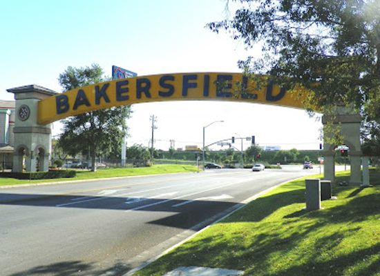 california/bakersfield/landmark/the-bakersfield-sign