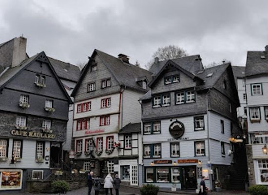 germany/monschau/landmark/weberbrunnen-monschau-bonifatius-stirnberg-ca-1982