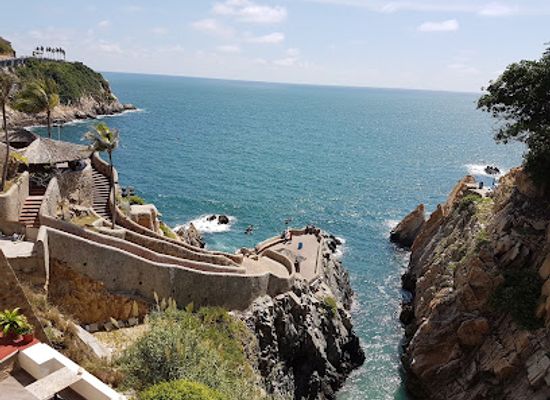 mexico/costa-chica/landmark/la-quebrada