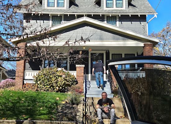 ohio/akron/landmark/dr-bob-s-home