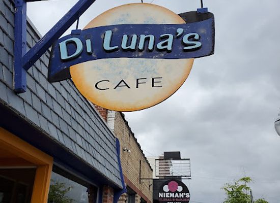 idaho/sandpoint/landmark/di-luna-s