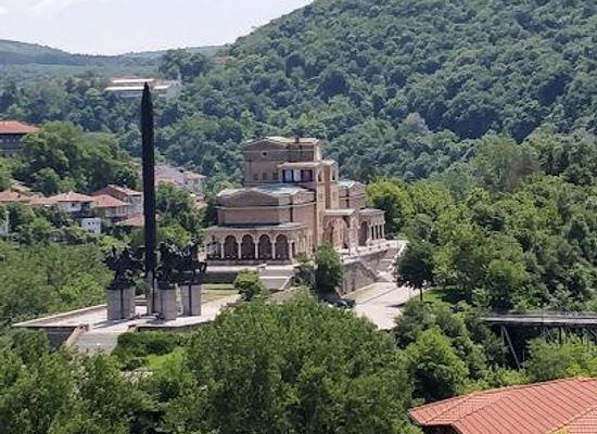 bulgaria/moesia/landmark/monument-to-the-assen-dynasty