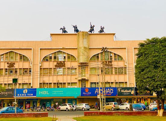 pakistan/lahore/landmark/fortress-stadium-market