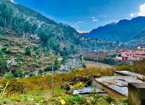 pakistan/swat-valley/landmark/the-white-palace-marghazar