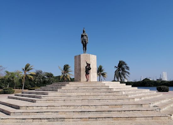 colombia/pacific-region/landmark/monumento-india-catalina