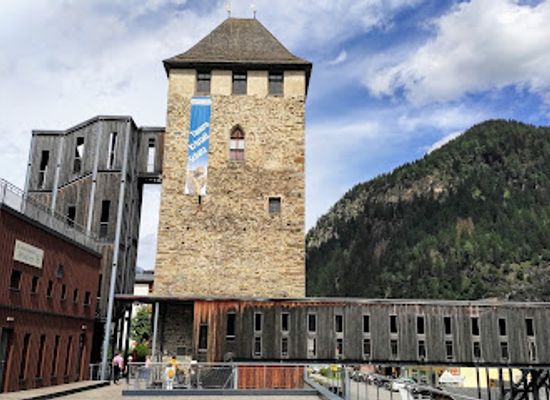 austria/hohe-tauern/landmark/mautturm-winklern