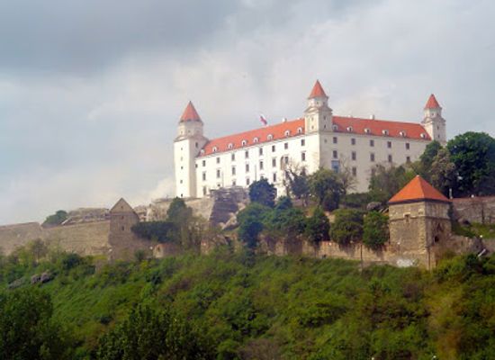 slovakia/novohrad/landmark/most-snp-ufo-tower