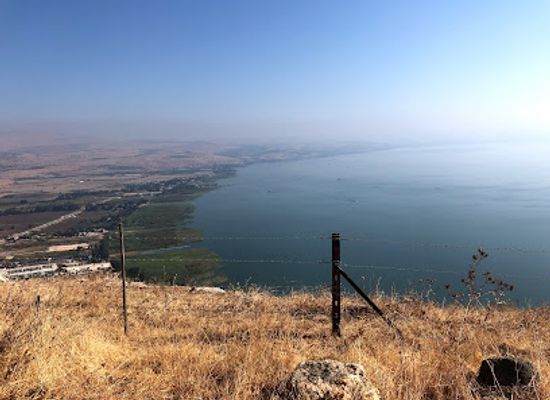 israel/galilee-region/landmark/arbel-cliff-with-the-sea-of-galili-view