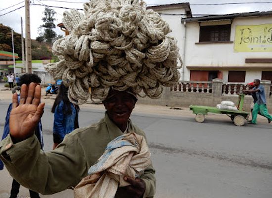 madagascar/amoron-i-mania/landmark/pierrot-men-labo-photo-men
