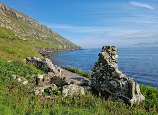 faroe-islands/hestur/landmark/kirkjubomururin