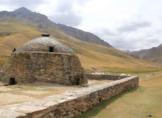 kyrgyzstan/kemin/landmark/ala-too-square