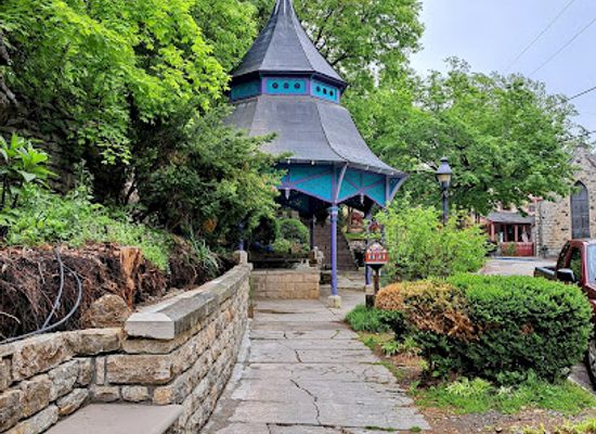arkansas/eureka-springs/landmark/crescent-spring