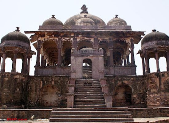 india/ranthambore/landmark/royal-tiger-safari-ranthambor
