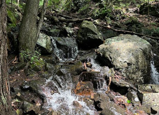 canada/monteregie/landmark/waterfall-st-hilaire