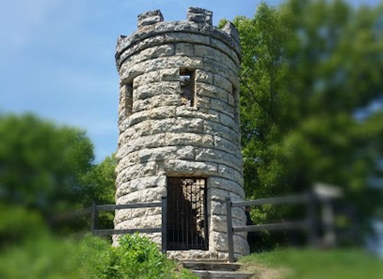 iowa/dubuque/landmark/eb-lyons-interpretive-center