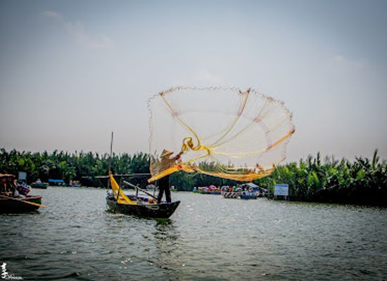 vietnam/tam-ky/landmark/karaoke-on-the-river