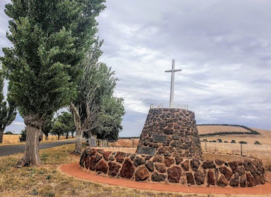 australia/western-district/landmark/to-our-fallen