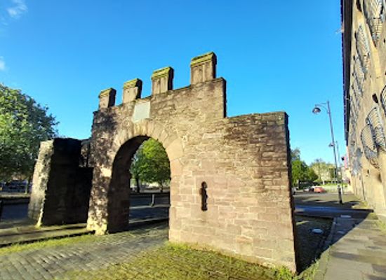 united-kingdom/dundee/landmark/wishart-s-arch