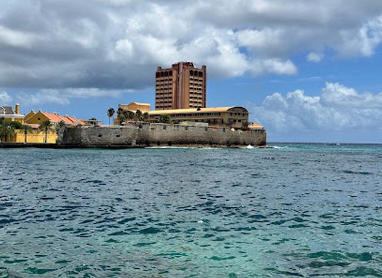 curacao/mahaai/landmark/renaissance-mall-rif-fort