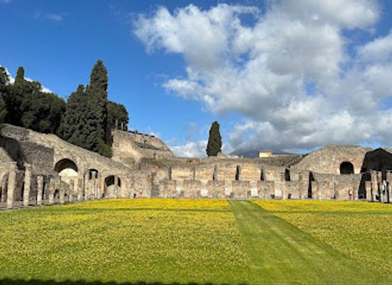 italy/pompeii/landmark/teatro-grande