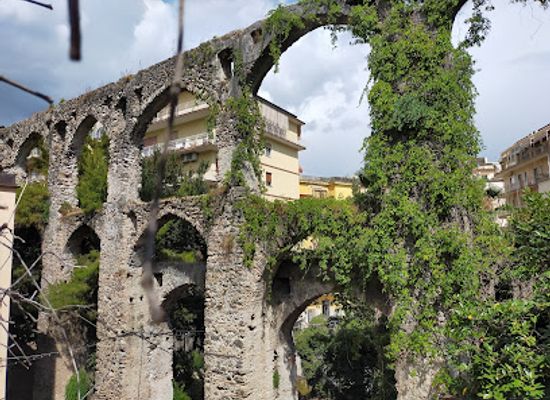 italy/irpinia/landmark/medieval-aqueduct