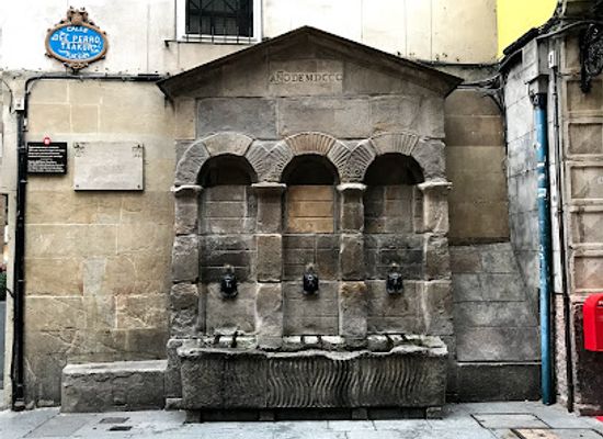 spain/bilbao/landmark/fountain-of-dogs