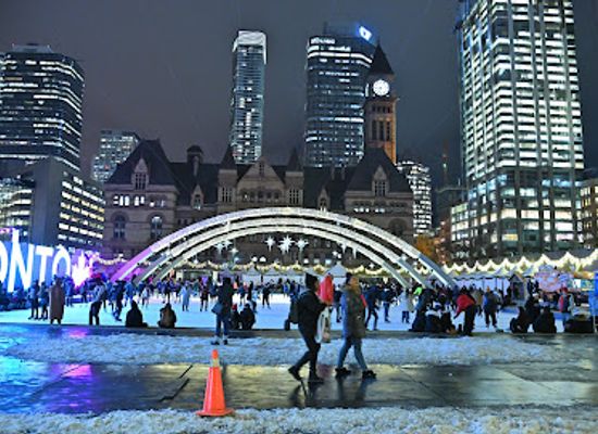 canada/western-canada/landmark/toronto-city-hall