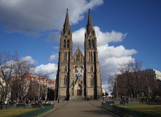 czechia/prague/vinohrady/landmark/namesti-miru